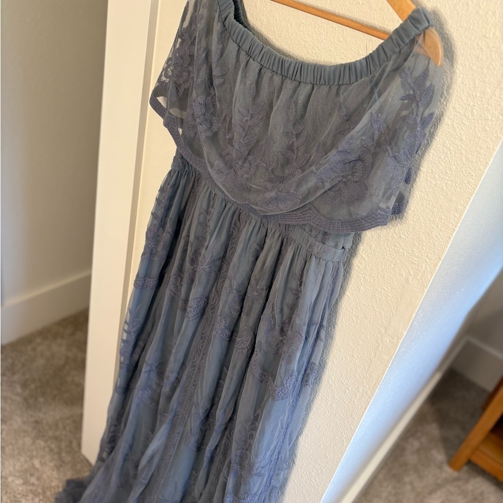 Pinkblush Lace Maxi Dress in Blue / Bump friendly! - Picture 10 of 11